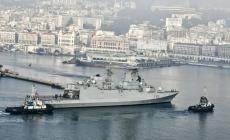 Fregata italiana attracca al porto di Algeri per manovre congiunte