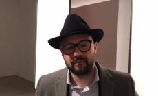 Volti nascosti nel candore: Artan alla Galleria Niccoli - Videointervista