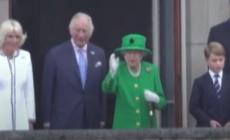 Chiude il Giubileo di Platino, Londra ancora in festa (Le foto): a sorpresa Elisabetta II saluta dal balcone (con Carlo e William)  - Video