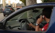 Smartphone al volante? L'auto progredisce. L'uomo regredisce