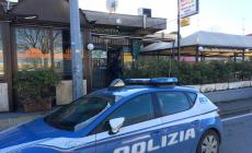 Tabaccheria di via Parigi: rapinatori messi in fuga dalla vittima
