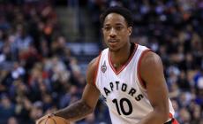 NBA, DeRozan ne mette 40