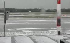 Forte grandinata su Malpensa, ridotto il flusso dei voli