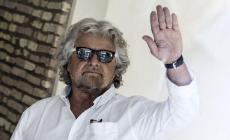 Grillo: "Poche idee? Convinceremo anche Pizzarotti". Il sindaco: "Ma convincere che vuol dire?"
