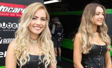 Superbike: bellezze a bordo pista a Donington 