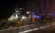 Scontro treno-scuolabus, "21 alunni feriti gravi"