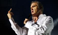 Morrissey: «Minacciato». Polizia: "Contromano in via del Corso". Concerti annullati?