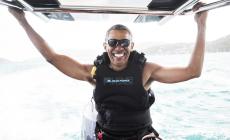 Obama, vacanze  da sogno facendo kitesurf