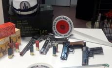 Spara sull'argine del Po, in casa un arsenale: denunciato 64enne 