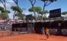 Pazza giornata a Roma, Kyrgios lancia una sedia (Video), furia Thiem 