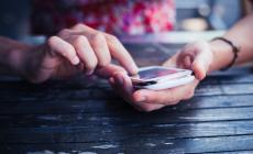Stalking via social alla figlia 20enne, denunciata