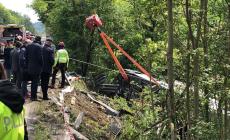 Bus si ribalta vicino a Siena, un morto e feriti tra i turisti 