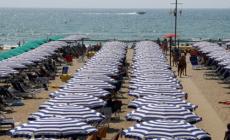 Si finge bagnino per spacciare in spiaggia: arrestato