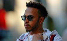 Lewis Hamilton fa di necessità virtù