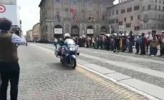 Il passaggio del "gruppone" in piazza Garibaldi