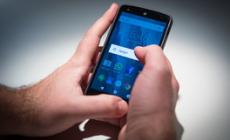 Una app per fare selfie e parlare con i morti