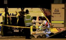 Kamikaze al concerto: 22 morti e 12 dispersi. E nuovo allarme in un centro commerciale Foto