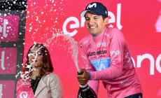 Giro, vince Chaves, Carapaz sempre in rosa