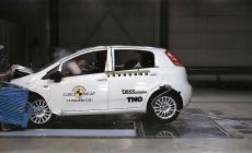 Crash test EuroNCAP, alla cara vecchia Fiat Punto zero stelle