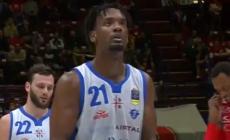 Milano crolla a Sassari: Dinamo in semifinale