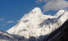 Frane nell'area dell'Himalaya, 10 morti e 2.400 turisti bloccati 