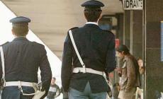 Fidenza, tentano di scendere ubriachi dal treno in corsa: denunciati dalla Polfer 