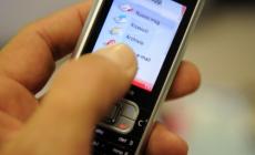 Cassazione: è rapina sottrarre il cellulare per leggere sms