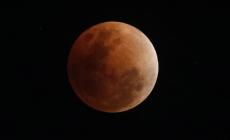 Arriva la notte in rosso: sarà l'eclissi totale più lunga del secolo 