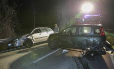Via Montanara, scontro tra quattro auto