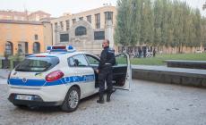 Piazza della Pace: arrivano gli agenti, fuggi fuggi generale