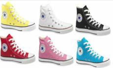 Sequestrate 300mila paia di scarpe 'All star' false