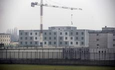Carcere, due poliziotti aggrediti da un africano