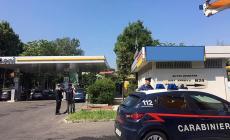 Controlli dei carabinieri sugli autolavaggi alla ricerca di irregolarità