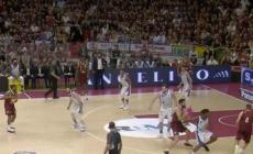 A Venezia la prima battaglia, Sassari cade nel finale