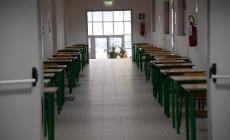 Abusi su studentesse, prof ai domiciliari