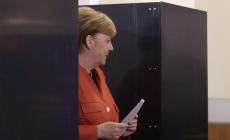 Elezioni: vince la Merkel, estrema destra in Parlamento