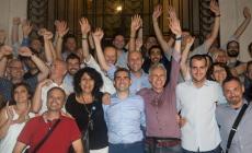 La vittoria di Pizzarotti: i festeggiamenti in piazza
