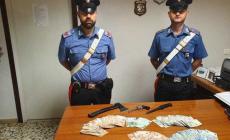 Coltello, accetta e cazzotti, rapina al supermercato: arrestati due fuggitivi