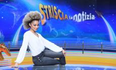 Commenti razzisti per la nuova velina di Striscia Gallery