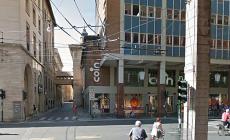 Fanno incetta di profumi e cosmetici al Coin: due donne arrestate e condannate 