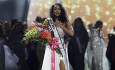 Ecco Kara, Miss Usa: è una scienziata ed è nata a Napoli