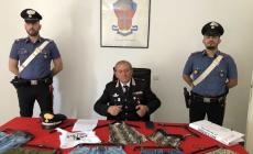 Rubano capi di abbigliamento in un negozio di via Cavour per circa 250 euro