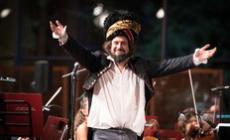 Vinicio Capossela insieme alla Filarmonica Toscanini: le foto della serata a Parma 