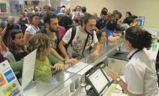 Salta il Parma-Cagliari: giornata di passione per i parmigiani. Ryanair: "Notte in hotel e partenza da Bologna"