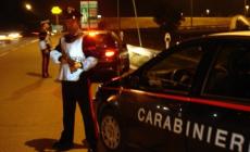 Multano il figlio neopatentato, i genitori aggrediscono i Carabinieri