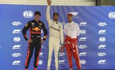 Gp Singapore:  giro perfetto, Hamilton in pole. Vettel pasticcia: solo terzo