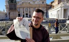 Padre Rava a piedi fino a Roma con &laquo;fratello zaino&raquo;