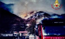 Non si fermano gli incendi in Val di Susa