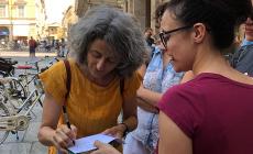 Manifestazione di solidarietà per le ex dirigenti del teatro delle Briciole in Municipio 