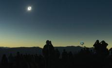 Tutti pazzi per l'eclissi di Sole, vip e turisti in Cile